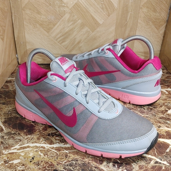 Nike Air women's Total core TR running shoes sneaker size 8.5 - Picture 1 of 8